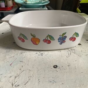 1 Corning Ware 2 Quart Fruit Casserole Pan